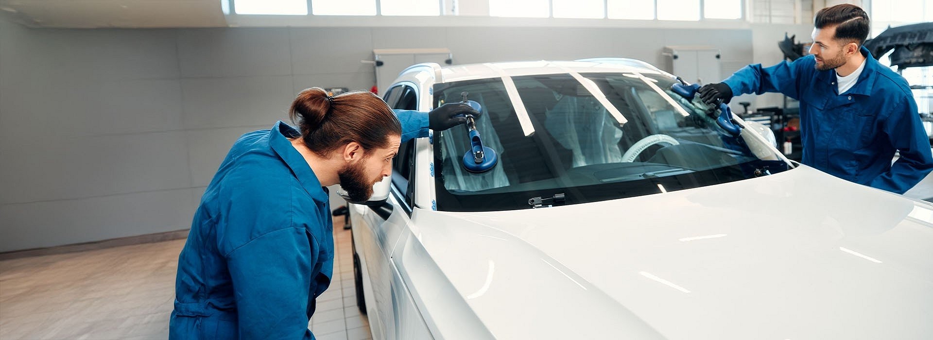 Gyorsszerviz, szélvédő javítás és autókozmetika